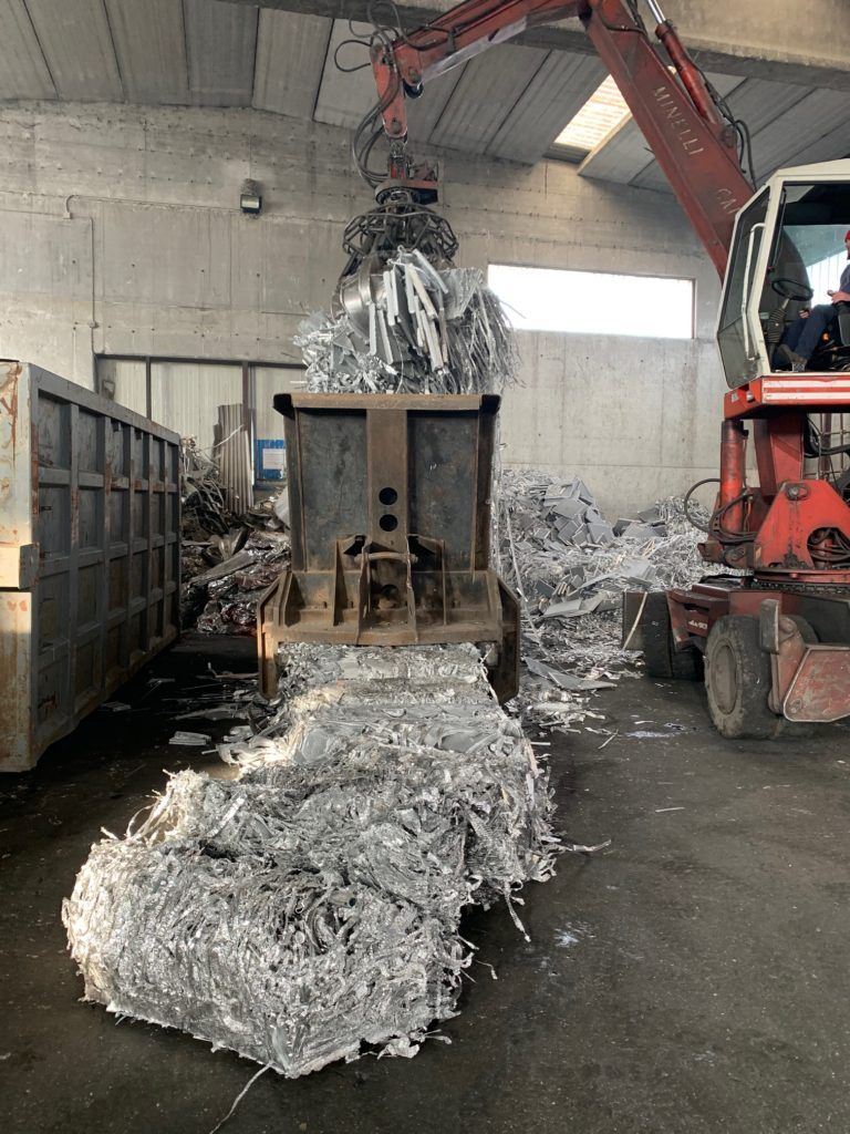 Metaplast GRT si occupa del recupero, raccolta e trasporto di rifiuti pericolosi e non, ferro, alluminio, acciaio, rame, ottone, piombo, polipropilene, poliammide, polietilene, abs, metacrilato.